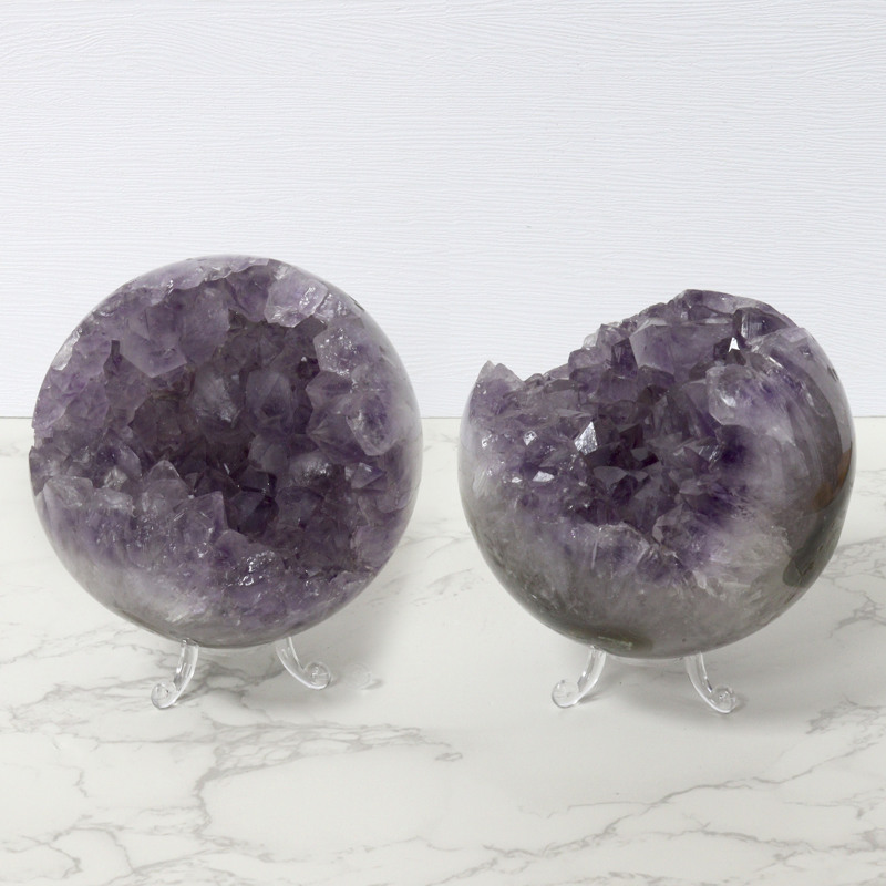 Amethyst Geode Ball. 1,515 kg Amethyst Geode Ball. 1,515 kg