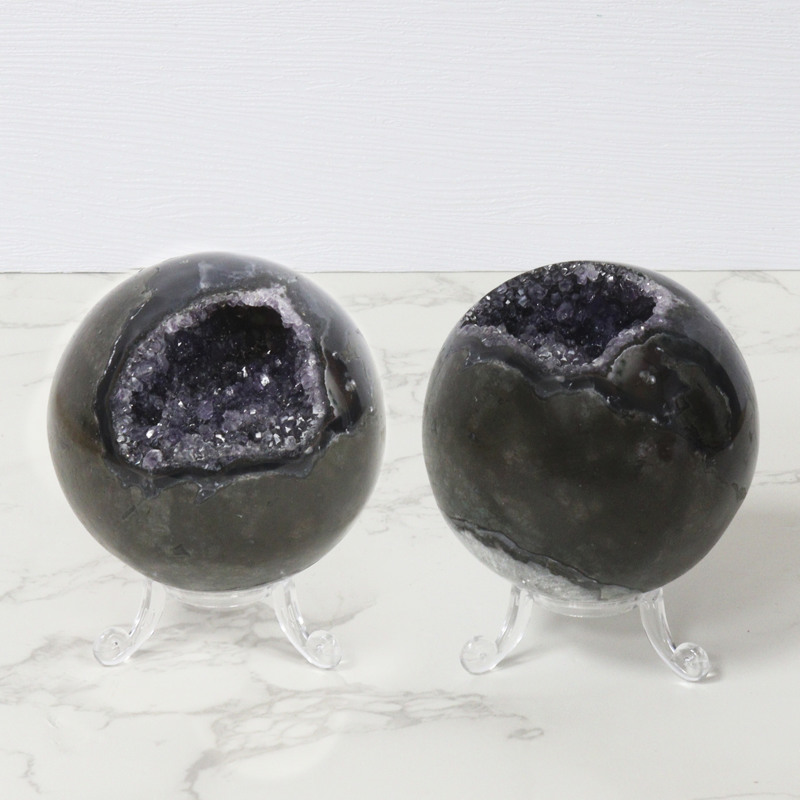 Amethyst Geode Ball. 0,455 kg Amethyst Geode Ball. 0,455 kg