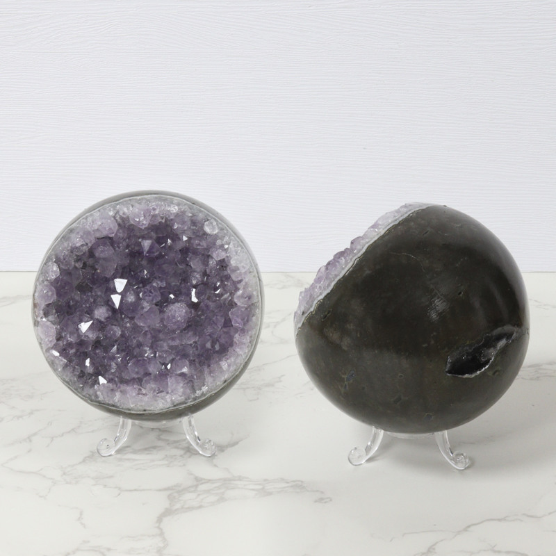 Amethyst Geode Ball. 1,155 kg Amethyst Geode Ball. 1,155 kg