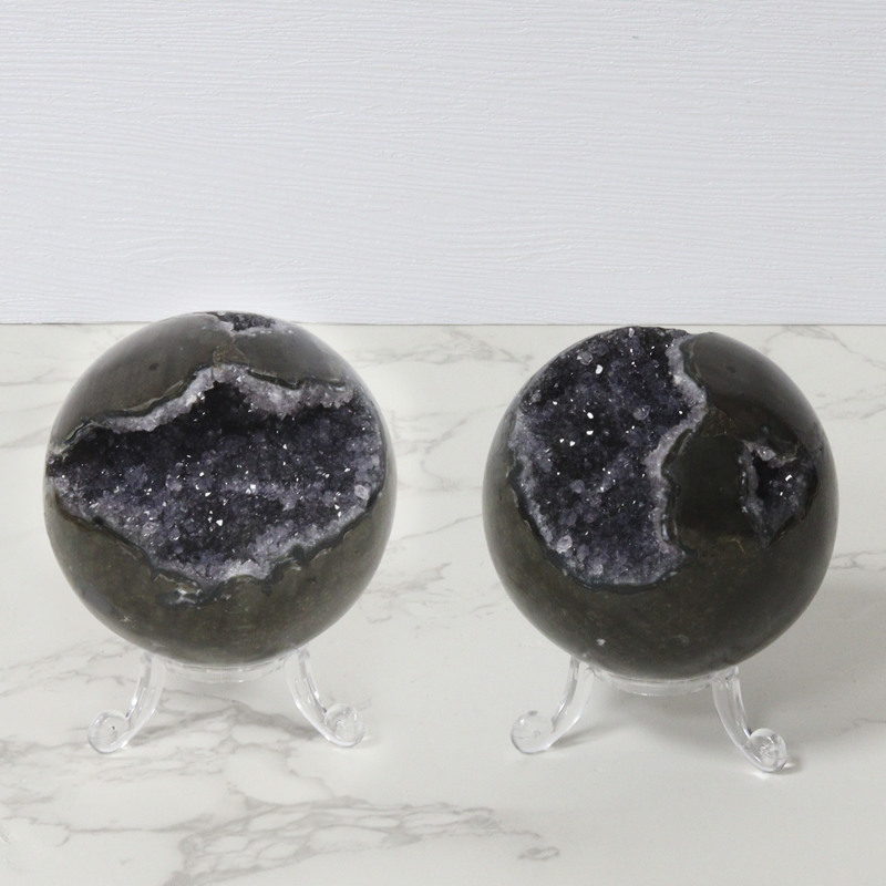 Amethyst Geode Ball. 0,375 kg Amethyst Geode Ball. 0,375 kg