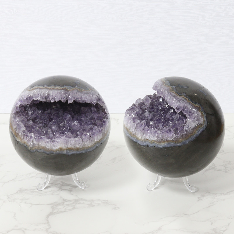 Amethyst Geode Ball. 1,47 kg Amethyst Geode Ball. 1,47 kg