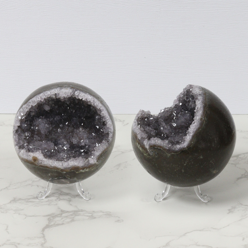 Amethyst Geode Ball. 0,46 kg Amethyst Geode Ball. 0,46 kg