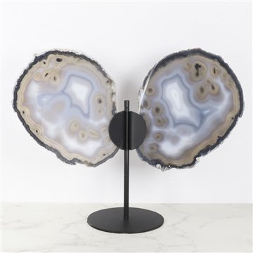 Petit papillon en agate. 0,728 kg