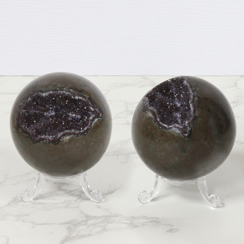 Amethyst Geode Ball. 0,385 kg Amethyst Geode Ball. 0,385 kg