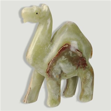 Camelo de ónix multiverde em pé. Paquistão. 15cm