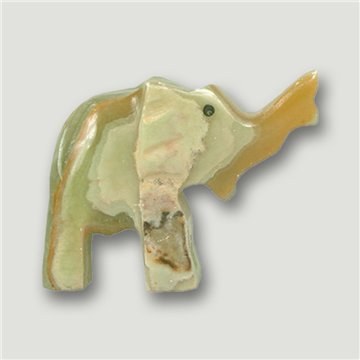 Elefante de ónix multiverde com a tromba levantada. Paquistão. 5cm