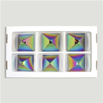 Pyramide. Obsidienne titane. 5 x 5 cm