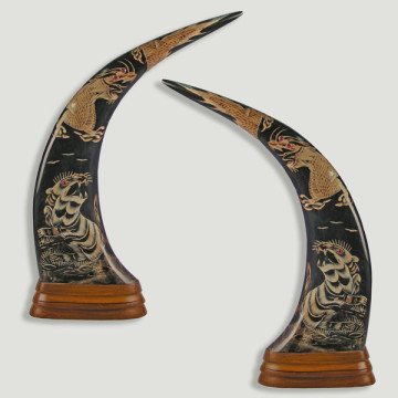 Pareja astas talladas 50 cm