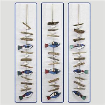 Móvel de madeira 3 peixes com baús. Multicolorido. 85cm