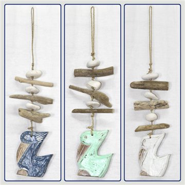 Mobile pélican en bois avec troncs. Couleurs assorties. 40cm