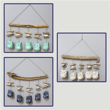 Móvil madera horizontal 5 búhos tronquitos. Colores surtidos. 35x60cm. 