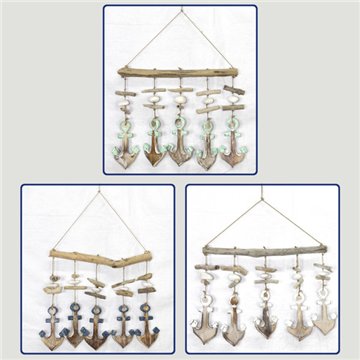 Móvil madera horizontal 5 anclas tronquitos. Colores surtidos.35x60cm