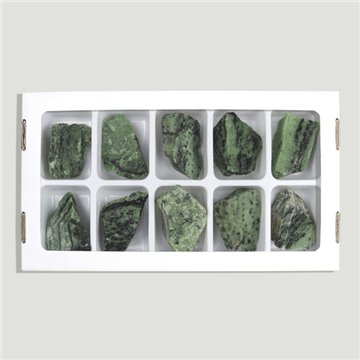 Zoïsite massive. 3-4,5 cm environ.