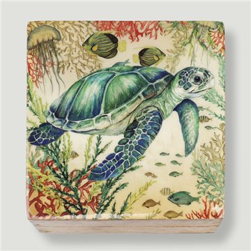 Boîte carrée en bois de manguier. Motif animaux. 10 x 10 x 5 cm