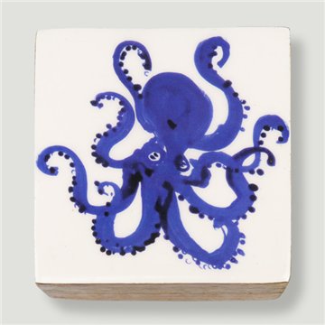 Boîte carrée en bois de manguier. Motif animaux. 10 x 10 x 5 cm