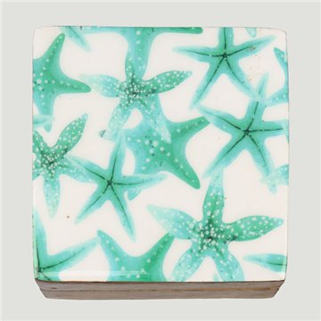 Boîte carrée en bois de manguier. Motif paysage marin. 10 x 10 x 5 cm