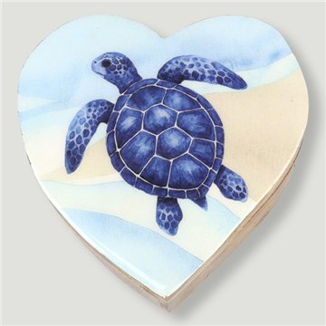 Boîte en forme de cœur en bois de manguier. Motif poissons et tortues. 11 x 11 x 5 cm