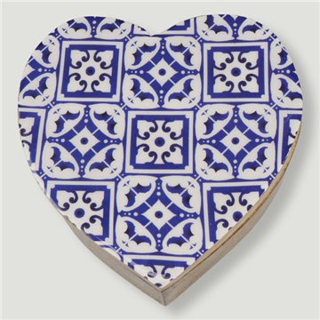 Caixa em forma de coração de madeira de mangueira. Design em mosaico. 11x11x5cm