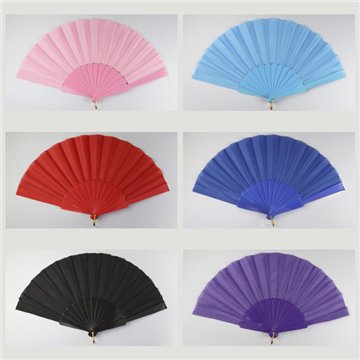 Plastic fan. Model Solid color. Surtidos