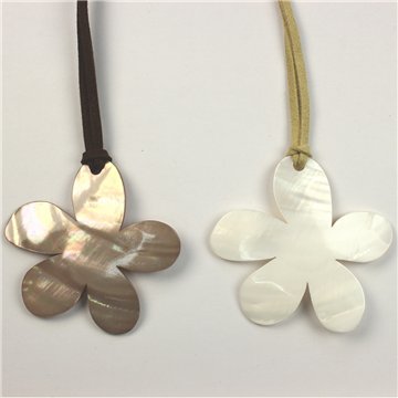 Colgante Nácar con cordón. 32. Modelo Flor. Surtidos
