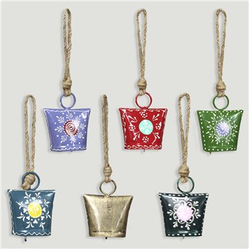 Cloche en métal. Carrée. 8x9x19 cm. Couleurs assorties