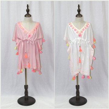 Poncho infantil rayón.