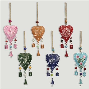 Móvil metal corazón con 3 campanas 30x9,5cm. Colores surtidos