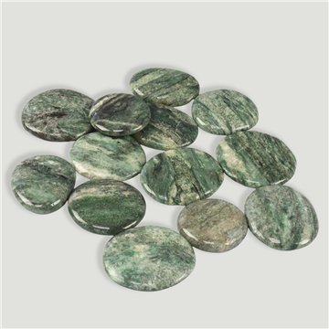 Rodado plano pulido. Fucsita. 3-4cm aprox.