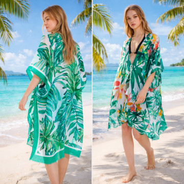 100% Polyester poncho, open with drawstring, pom pom finish One size - 2 colors