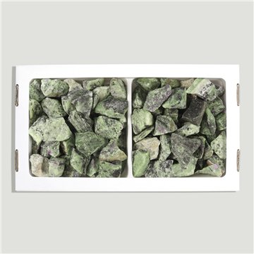 Zoisita Rubí masivo troceado.  Caja 1kg aprox. 26x14cm.
