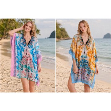 Poncho 100% Polyester, acabado sedoso. Cuello en forma de V.  Talla  única - 2 colores