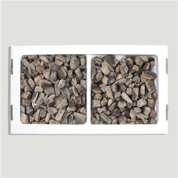 Estaurolita masivo troceada 1kg. Aprox. Caja 26x14 cm