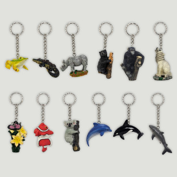WILD ANIMALS.  Resin keychain.