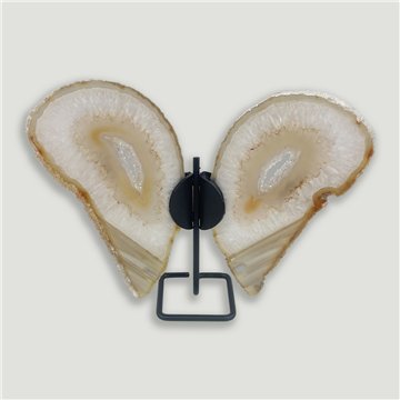 Agate Butterfly. approx. 17x20cm. 0.48kgs.