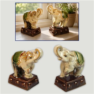 L'éléphant. Céramique sur socle 12x6,5x14cm