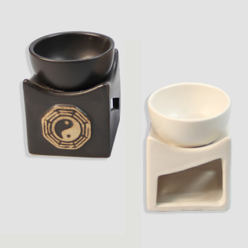 Queimador de cerâmica. Modelo Yin-yang. Cores sortidas. 6x6x8cm