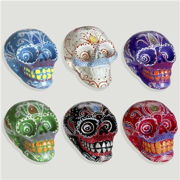 Skull painted resin. Assorted colors. 12x8cm