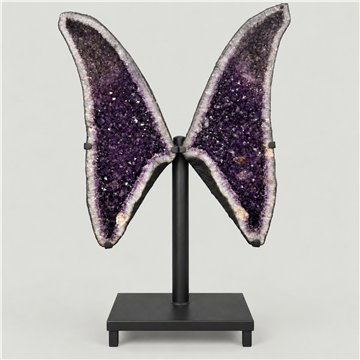 Pieza única. Geoda Amatista. Pie Metal.63kgs. 128x82cm. aprox